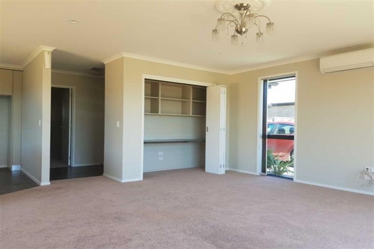 Photo of property in 18 Keene Drive, Bell Block, New Plymouth, 4312