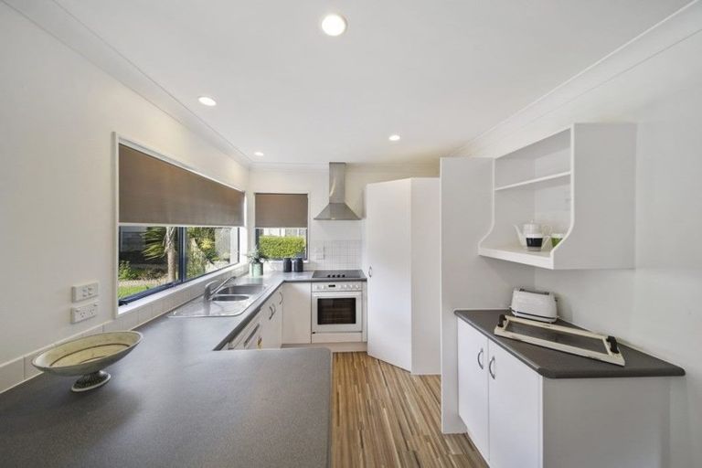 Photo of property in 3/6a Botany Road, Howick, Auckland, 2010