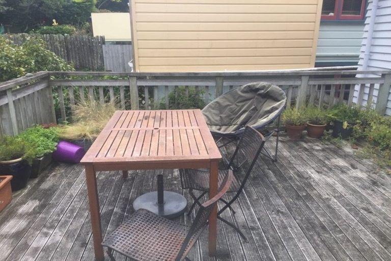 Photo of property in 8 Moffitt Street, Vogeltown, Wellington, 6021