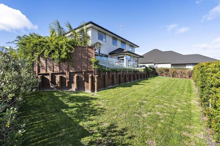 Photo of property in 12 Arbors Track, Silverdale, 0932