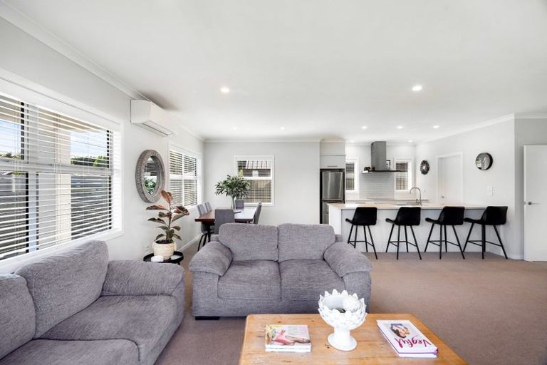 Photo of property in 22 Young Place, Taradale, Napier, 4112