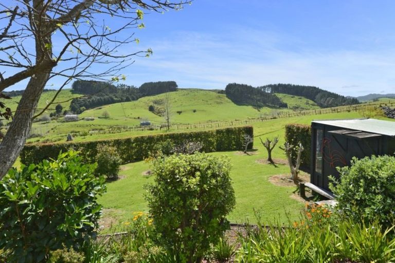 Photo of property in 839a Te Ahu Ahu Road, Waimate North, Kerikeri, 0293