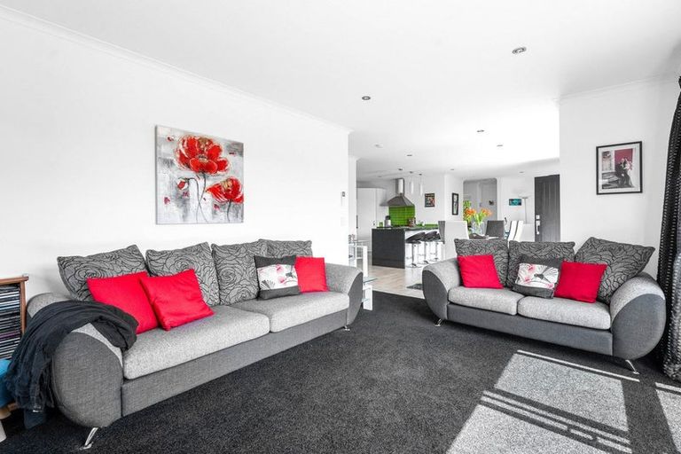 Photo of property in 1 Maple Lane, Martinborough, 5711