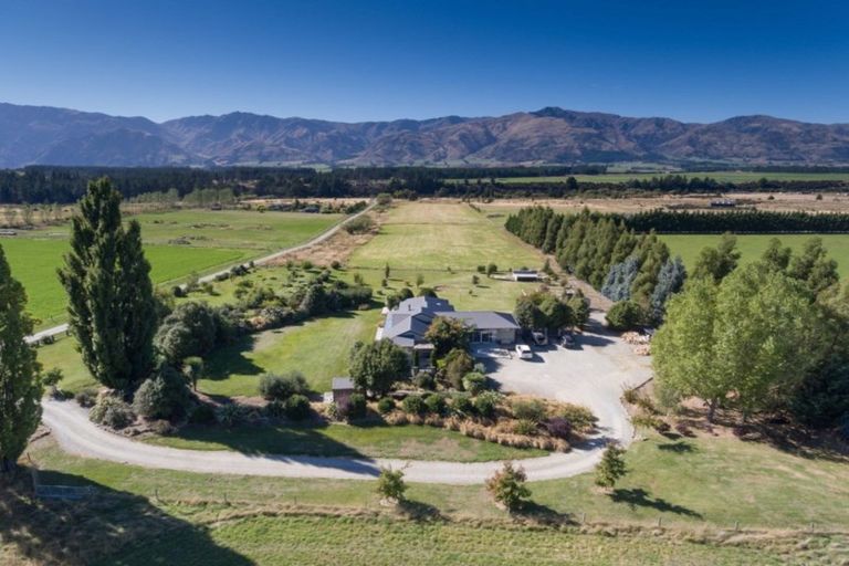 Photo of property in 1044 Lake Hawea-albert, Albert Town, Wanaka, 9382