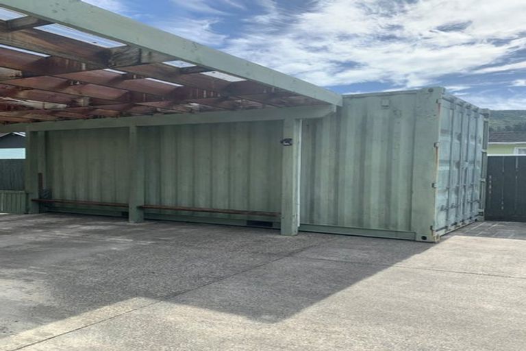 Photo of property in 292 Wellington Road, Wainuiomata, Lower Hutt, 5014