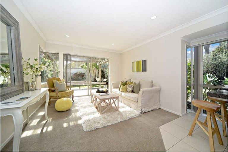 Photo of property in 6 Kilimanjaro Drive, Northpark, Auckland, 2013