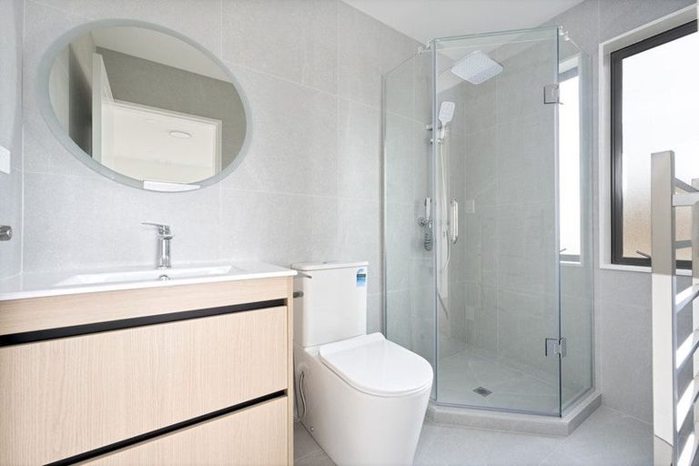 Photo of property in 44 Taipahitini Road, Rosehill, 2113