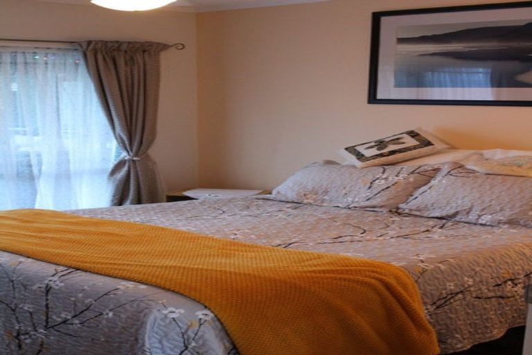 Photo of property in 14 Waimoko Glen, Swanson, Auckland, 0612