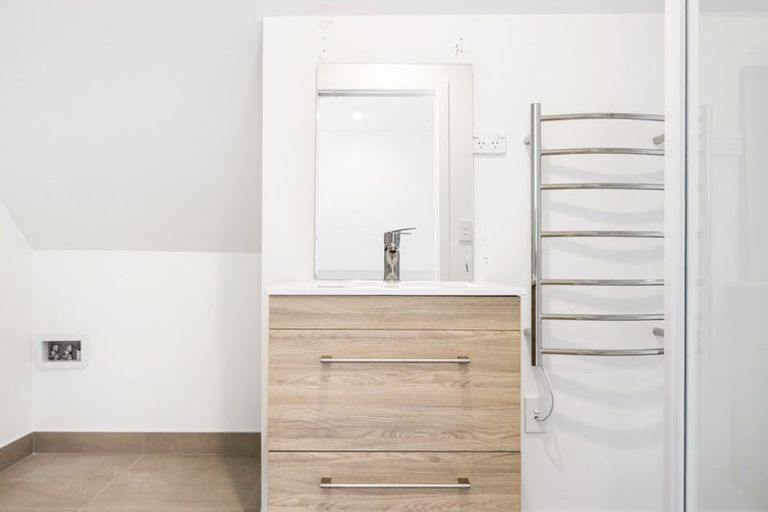 Photo of property in 16/12 Tawa Road, Te Atatu Peninsula, Auckland, 0610