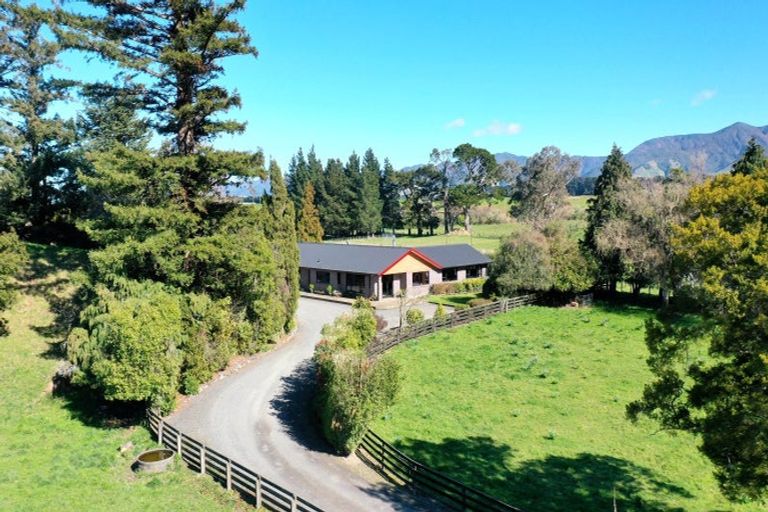 Photo of property in 569 Laws Road, Dannevirke, 4972