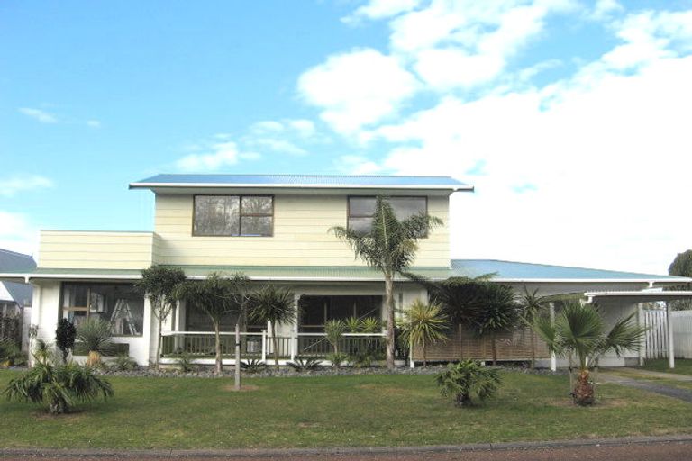 Photo of property in 12 Kauri Place, Tairua, 3508