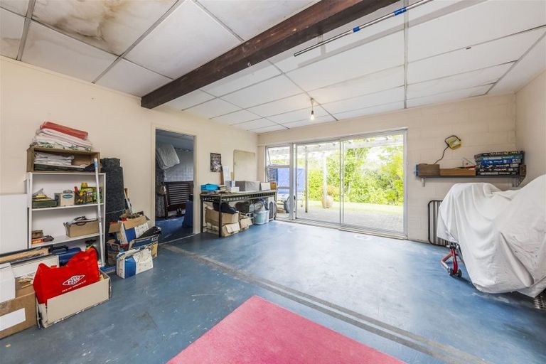 Photo of property in 28 Bert Wilson Place, Cockle Bay, Auckland, 2014