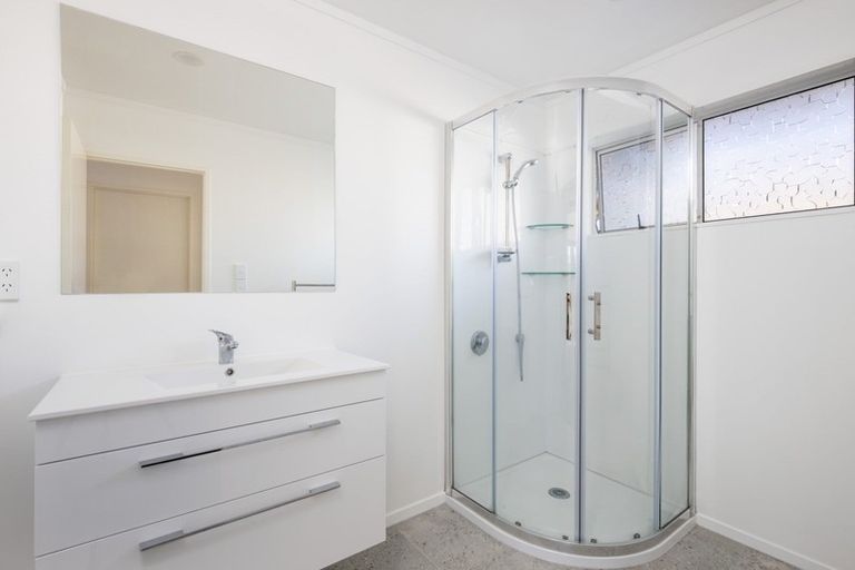 Photo of property in 1/7 Brierley Place, Marfell, New Plymouth, 4310