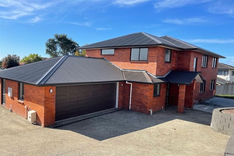 Photo of property in 8 Gordon Stanley Drive, Massey, Auckland, 0614