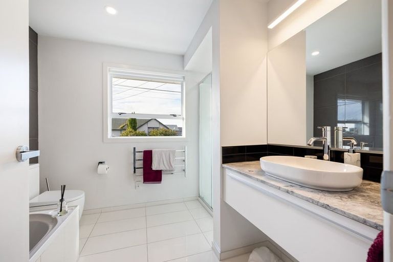 Photo of property in 33 Stoneyhurst Street, St Albans, Christchurch, 8014