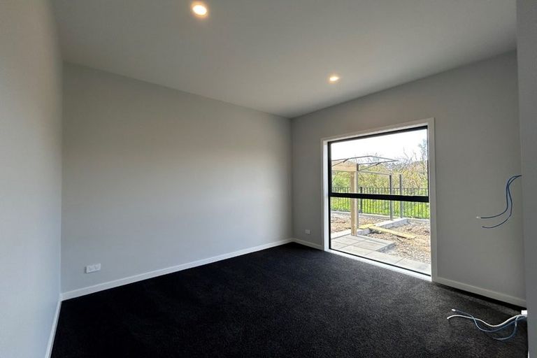 Photo of property in 28 Koreke Close, Kenepuru, Porirua, 5022