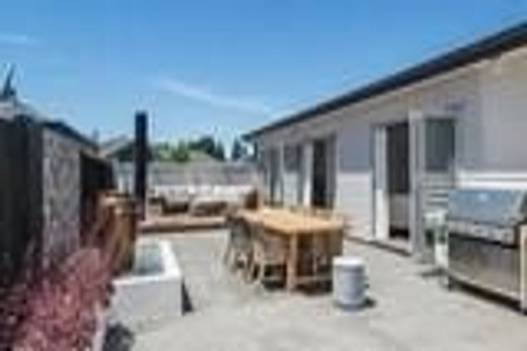 Photo of property in 35 Te Whenu Crescent, Marshland, Christchurch, 8083