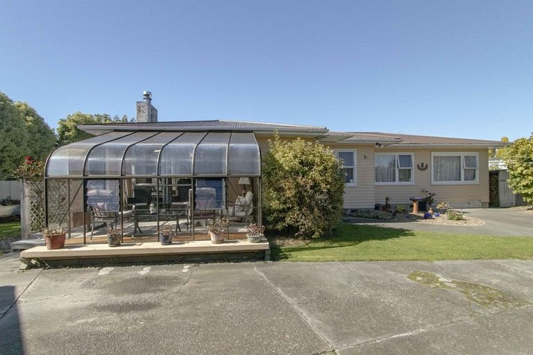 Photo of property in 28 Mcgregor Avenue, Pirimai, Napier, 4112