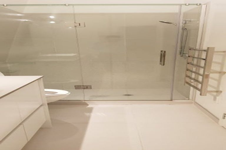 Photo of property in 1/20 Maritime Terrace, Birkenhead, Auckland, 0626