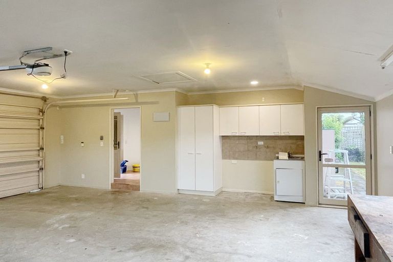 Photo of property in 100 Dixon Road, Glenview, Hamilton, 3206