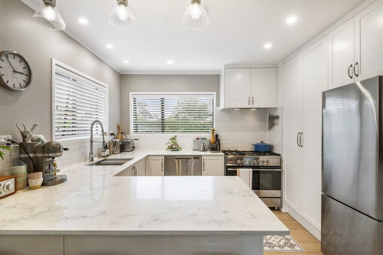 Photo of property in 2/20 Wolsley Avenue, Milford, Auckland, 0620