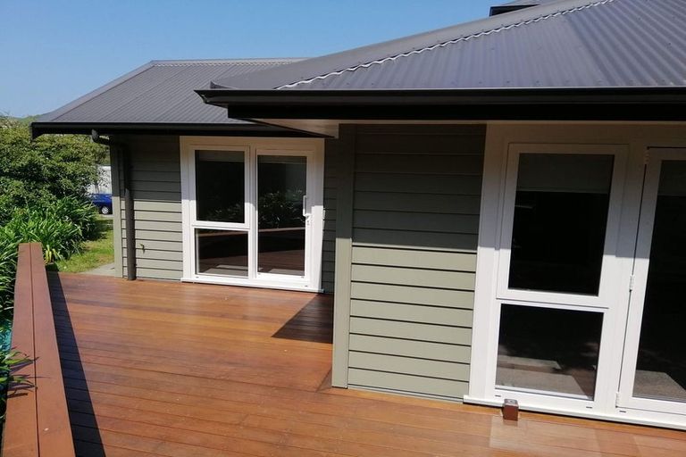 Photo of property in 375 Main Road, Tawa, Wellington, 5028