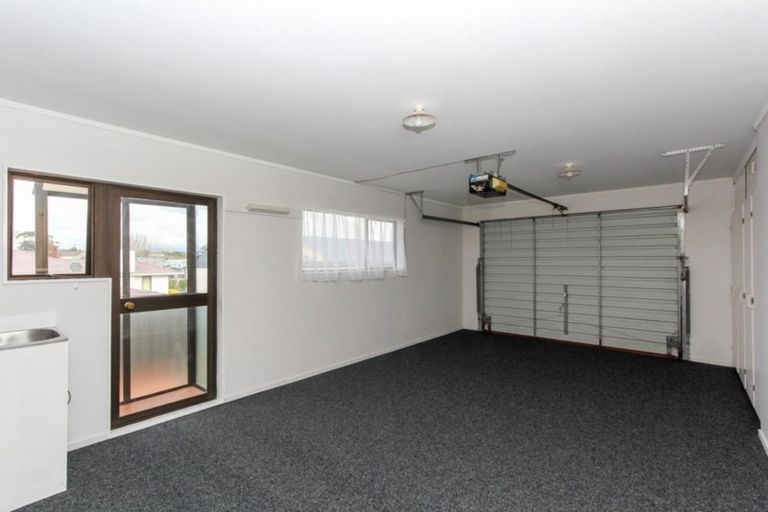 Photo of property in 4 Sandel Rise, Merrilands, New Plymouth, 4312