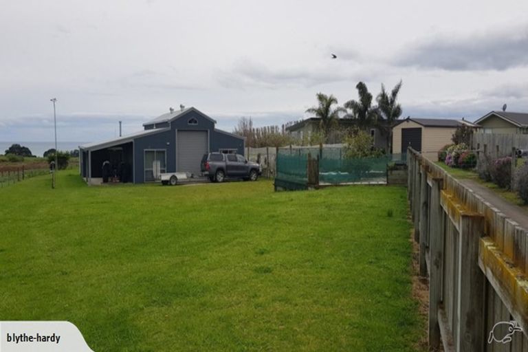 Photo of property in 18 Rawinia Place, Te Kaha, 3199