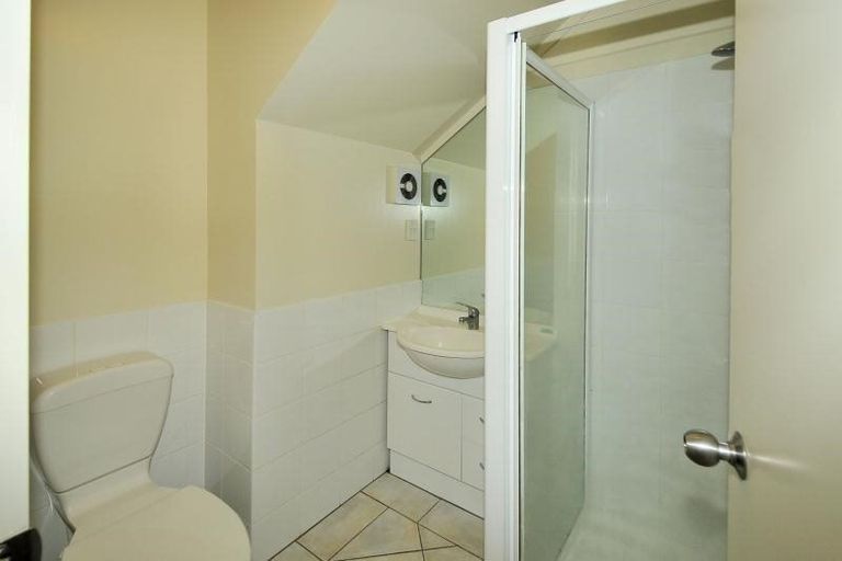 Photo of property in 2/8 Flynn Street, Birkdale, Auckland, 0626