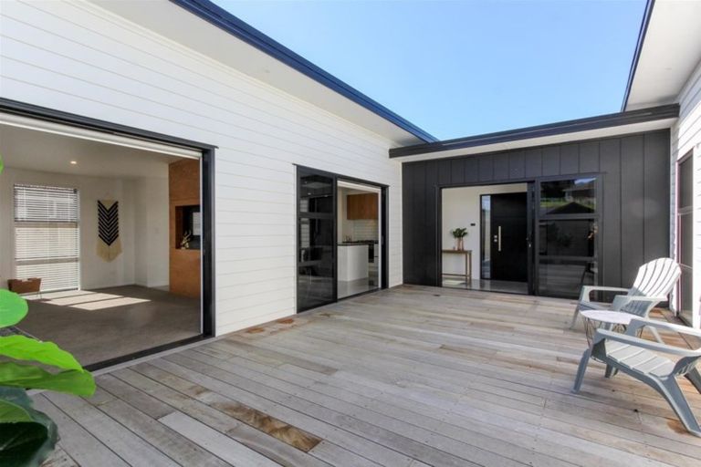 Photo of property in 41 Cyrus Street, Whalers Gate, New Plymouth, 4310