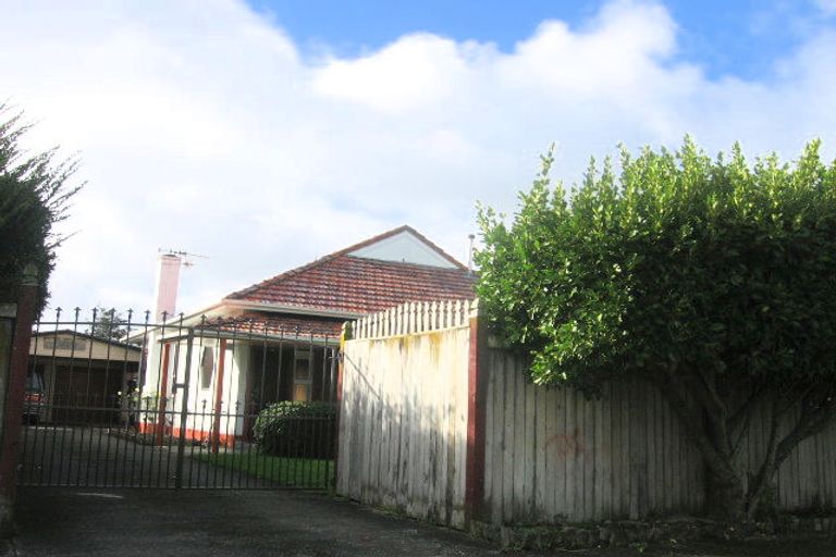 Photo of property in 35 Gloucester Street, Takaro, Palmerston North, 4412