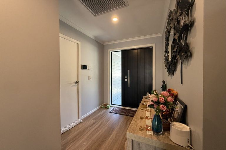 Photo of property in 12 Schooner Drive, Whitby, Porirua, 5024