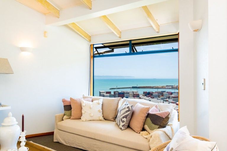 Photo of property in 20b Seapoint Road, Bluff Hill, Napier, 4110