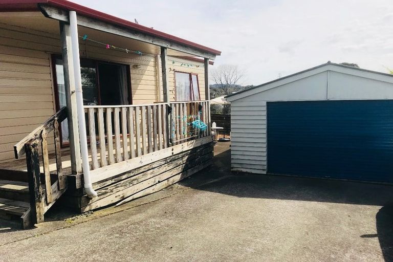 Photo of property in 109 Woodglen Road, Glen Eden, Auckland, 0602