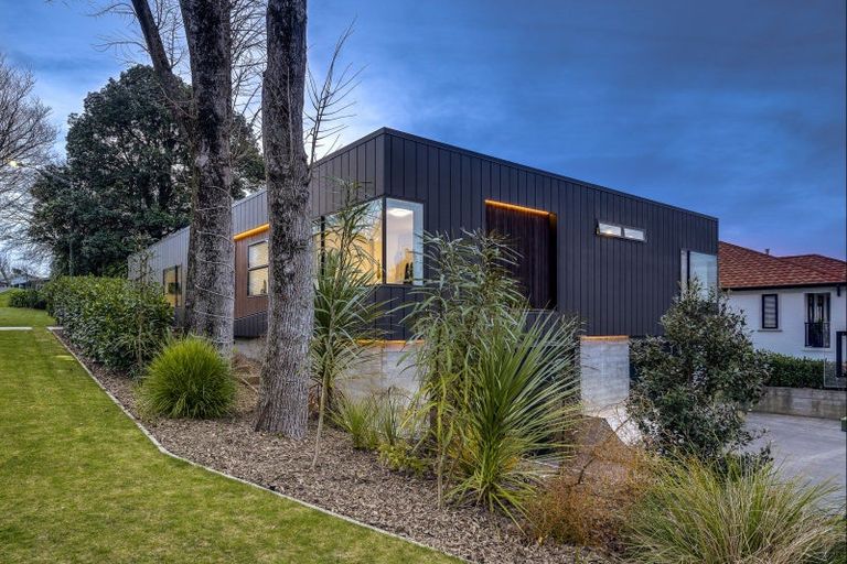 Photo of property in 90 Mchardy Street, Havelock North, 4130