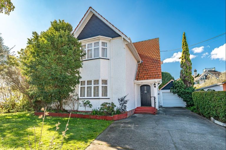 Photo of property in 4 Kent Road, Saint Johns Hill, Whanganui, 4501