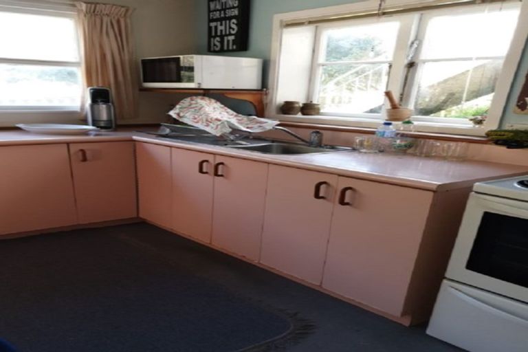 Photo of property in 50 Randwick Road, Northland, Wellington, 6012