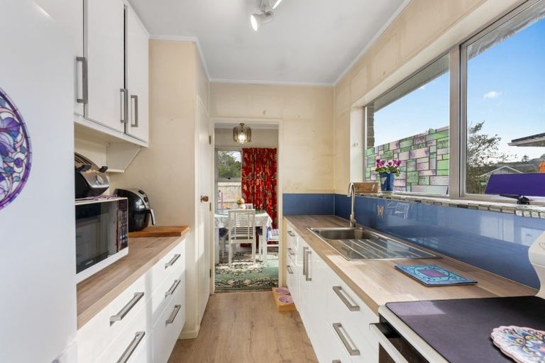 Photo of property in 22 Buckley Grove, Paraparaumu, 5032