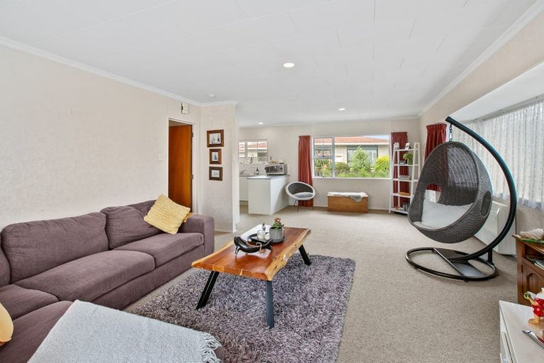 Photo of property in 1/9 Tukapa Street, Westown, New Plymouth, 4310