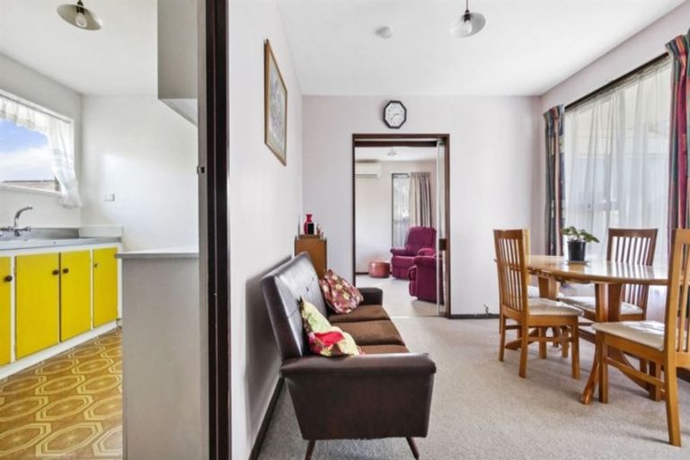 Photo of property in 392 Mairehau Road, Parklands, Christchurch, 8083