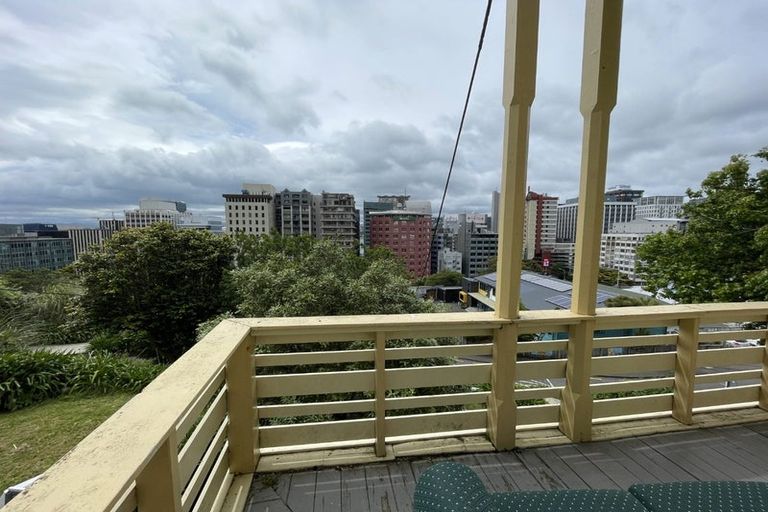 Photo of property in 1/18 Clifton Terrace, Kelburn, Wellington, 6012