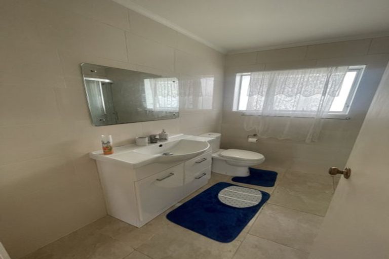 Photo of property in 83 Lynwood Road, New Lynn, Auckland, 0600