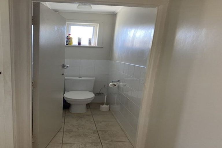 Photo of property in 81 Hepburn Road, Glendene, Auckland, 0602