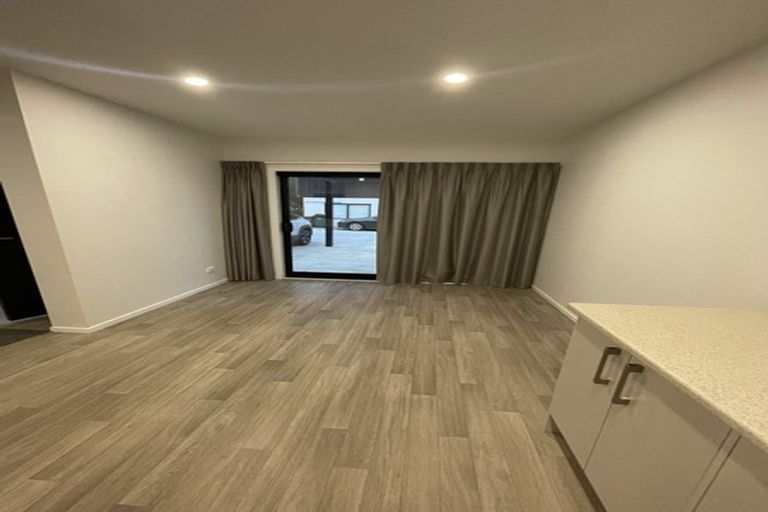 Photo of property in 70b Arimu Road, Papakura, 2110