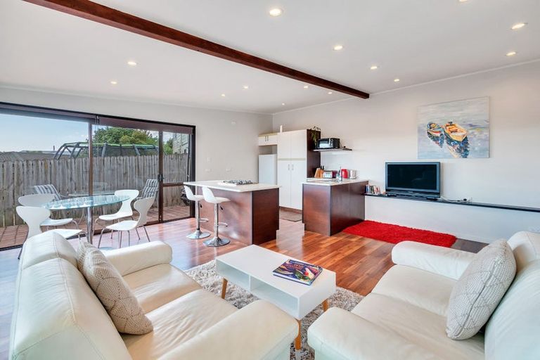 Photo of property in 115 Wallace Road, Mangere Bridge, Auckland, 2022