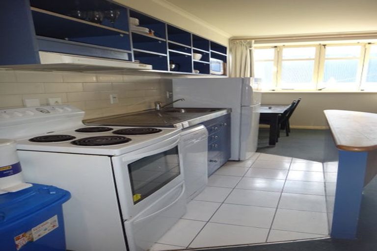 Photo of property in Quest/richard Pearse Apartment, 2/219k Willis Street, Te Aro, Wellington, 6011