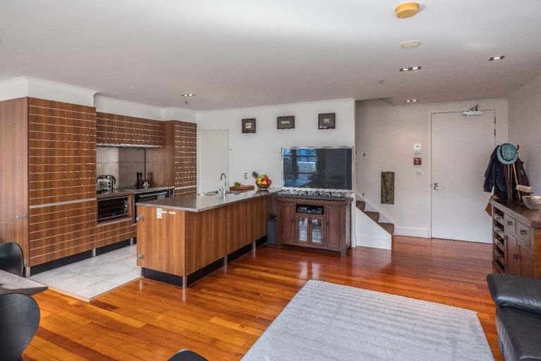 Photo of property in Augusta Apartments, 19/254 Willis Street, Te Aro, Wellington, 6011