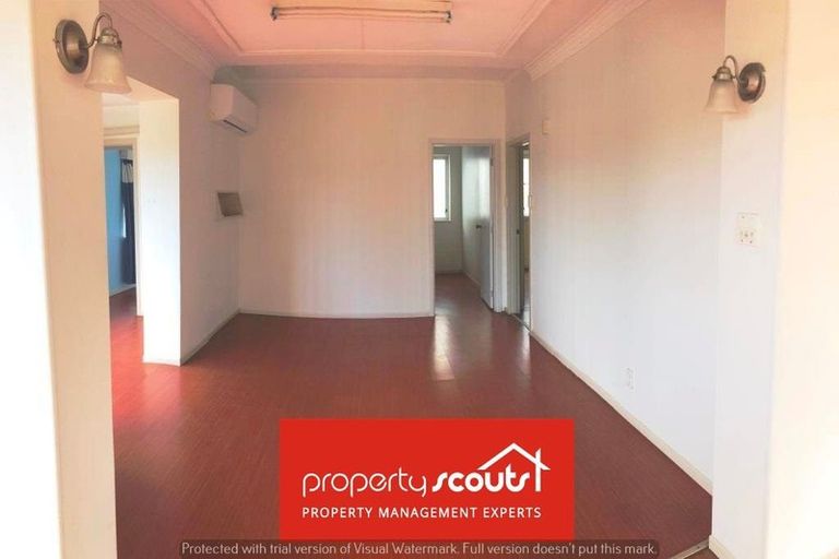 Photo of property in 9 Karaka Street, New Lynn, Auckland, 0600