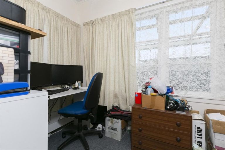 Photo of property in 100a Astley Avenue, New Lynn, Auckland, 0600
