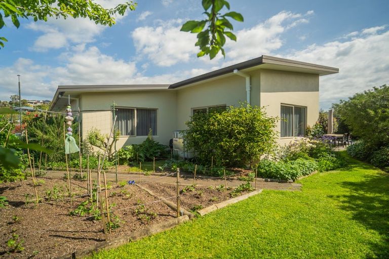 Photo of property in 47 Oteki Park Drive, Welcome Bay, Tauranga, 3112